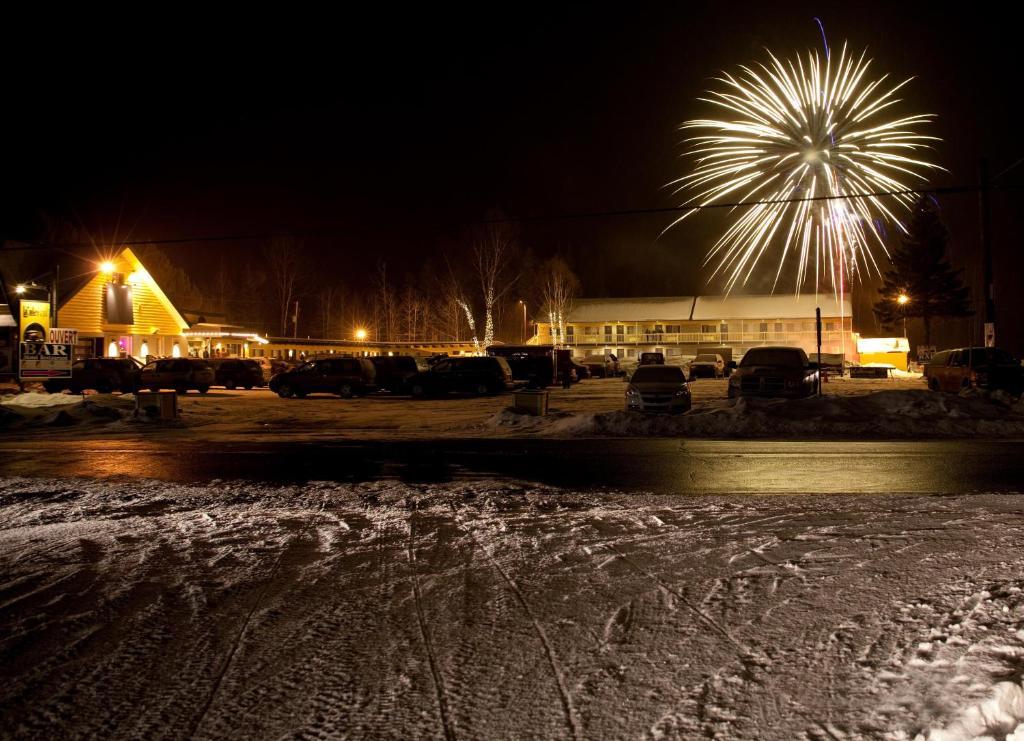 La Cuillere A Pot Hotel Saint-Donat-de-Montcalm Eksteriør billede